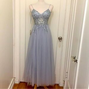 Beautiful Light Grey Prom Gown ♥️